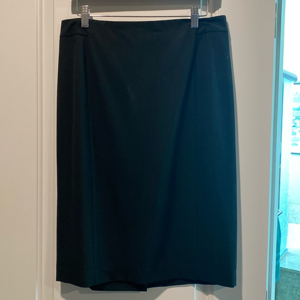 Ann black pencil skirt back with slit in back size 10 curvy